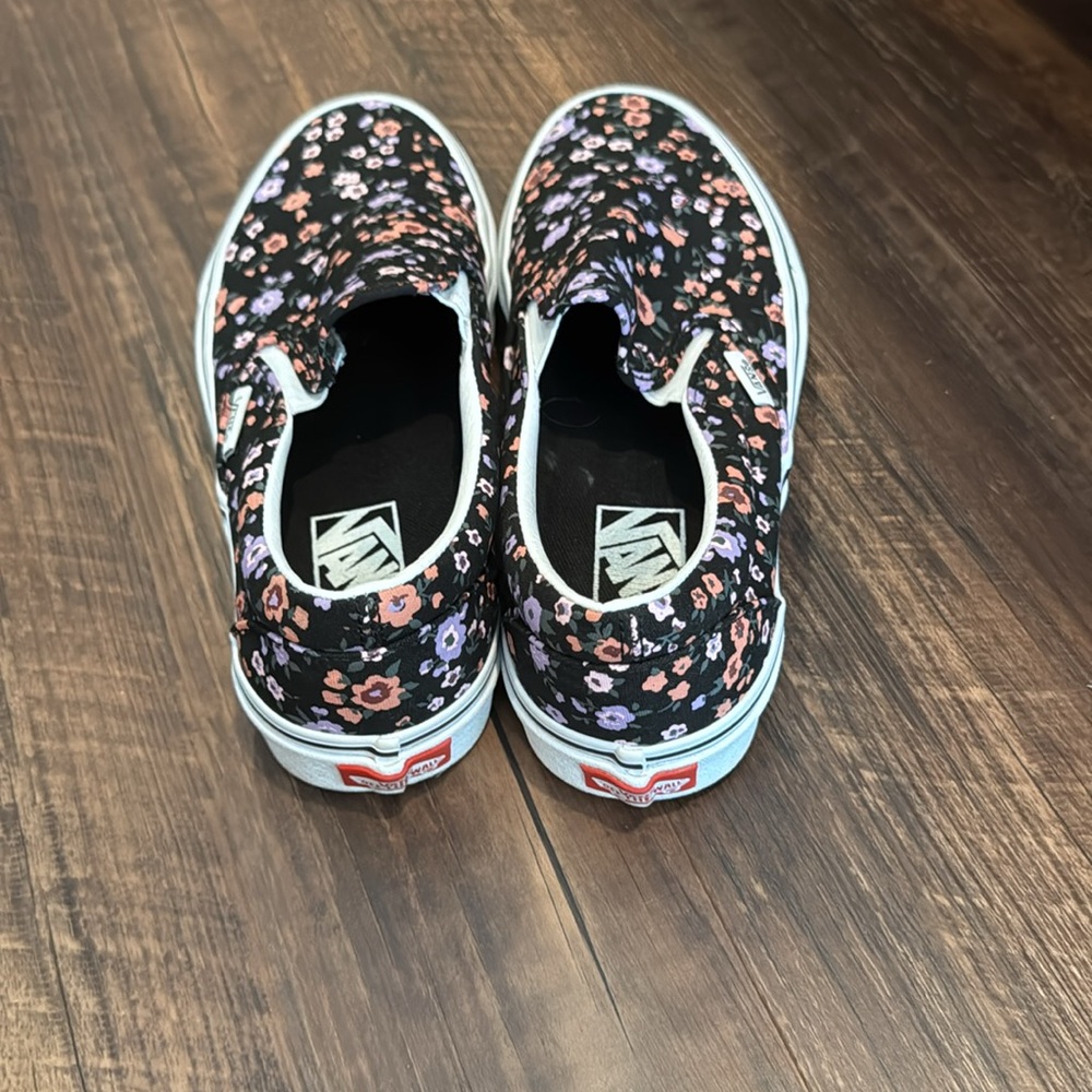 Vans purple and pink small flowers slip on shoes men’s 6.5 women’s 8 - Picture 2 of 6